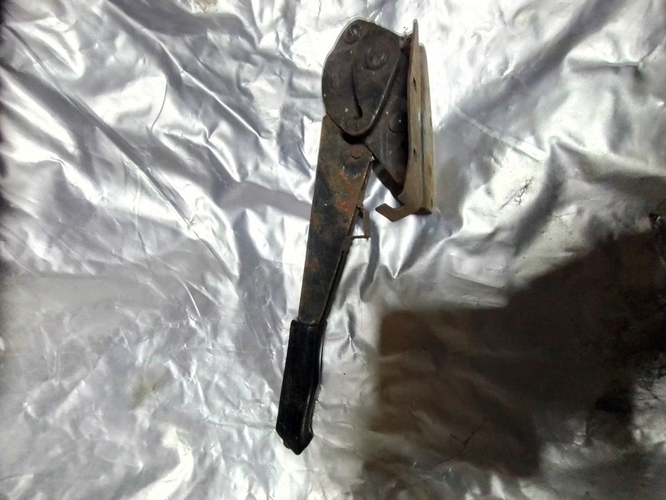 Рычаг ручного тормоза