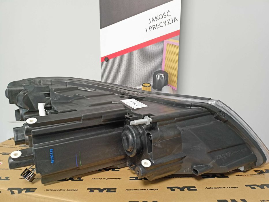 Skoda Octavia 2 08-13 Reflektor /soczewka / lewy H7+H1