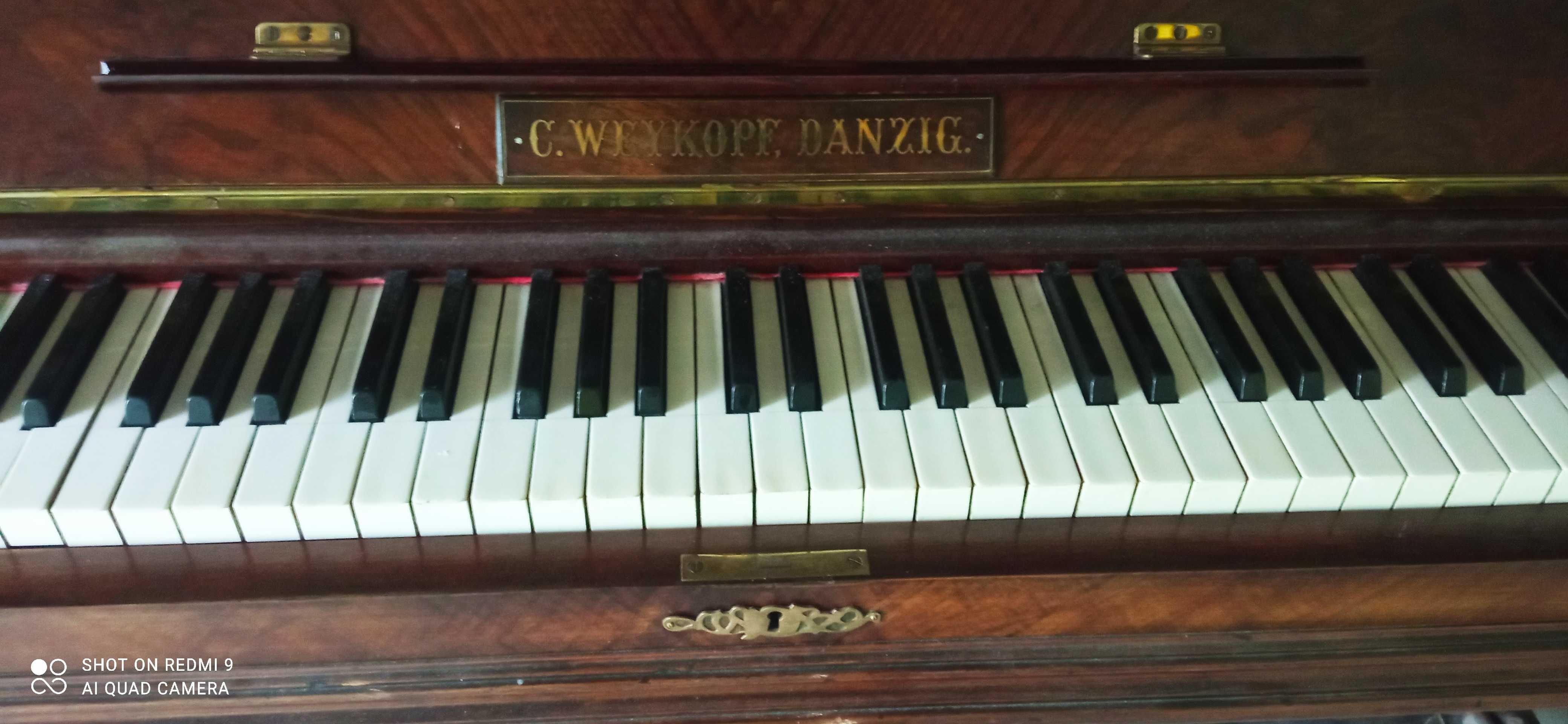 Pianino C.WEYKOPF Danzing