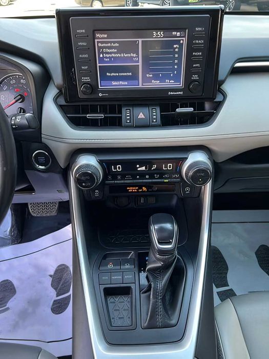 Toyota RAV4      2020