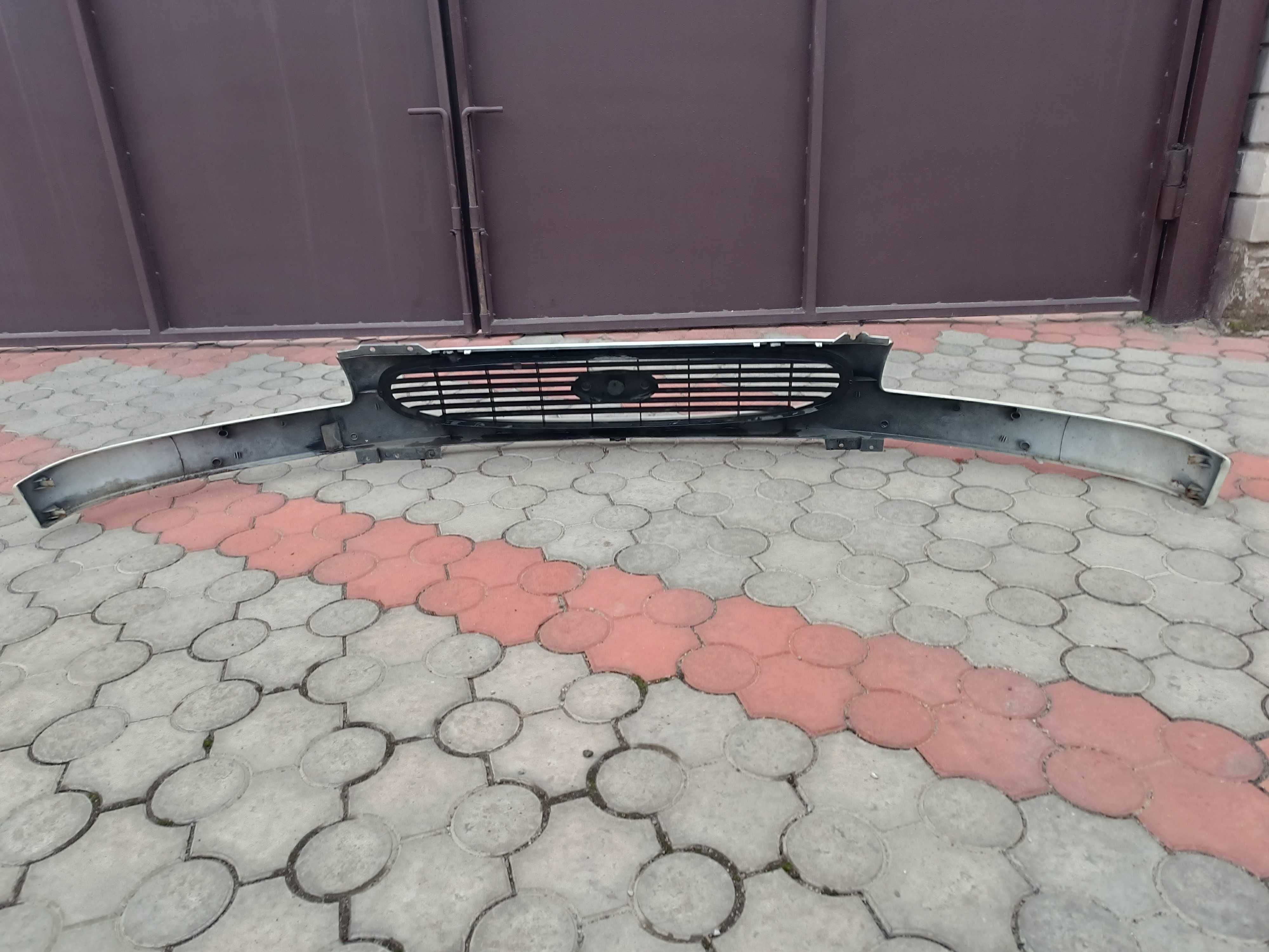 Решітка радіатора в зборі Ford Transit 1998 р