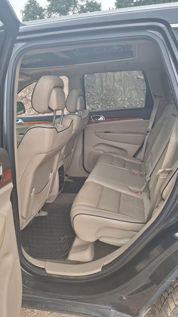 Jeep Grand Cherokee Wk2 Overland 3,6 bogata wersja,panorama,hak