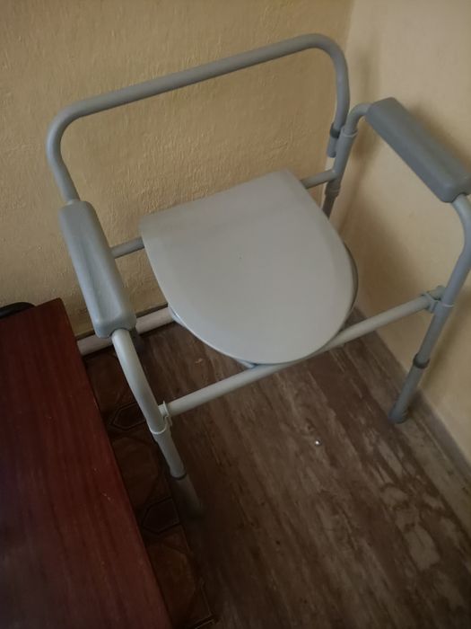 Krzeslo sanitarne