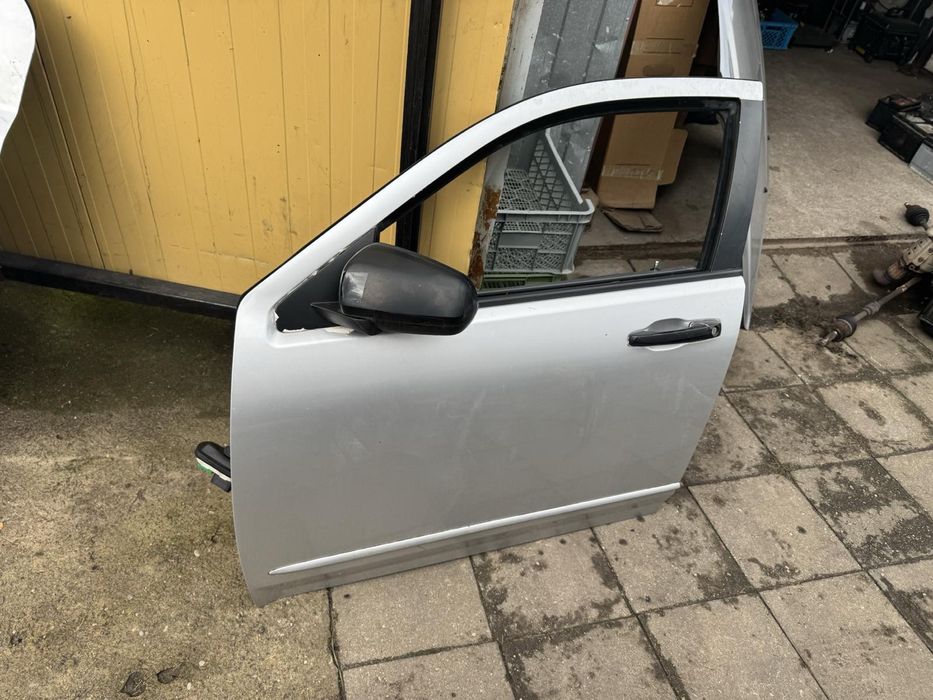 Дверка передня ліва додж авенжер Dodge Avenger