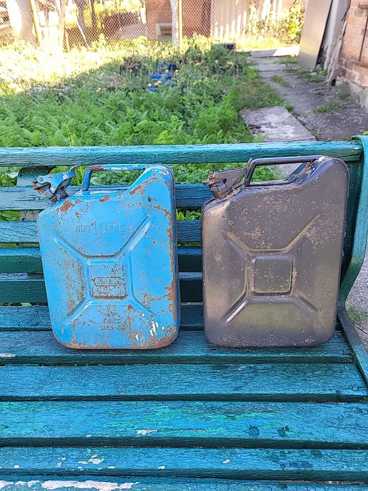 Канистра ссср 10л и 8л