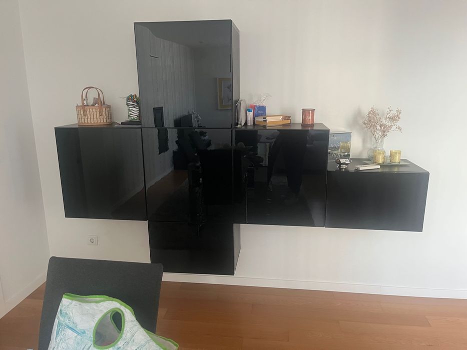 Movel suspenso em cubos