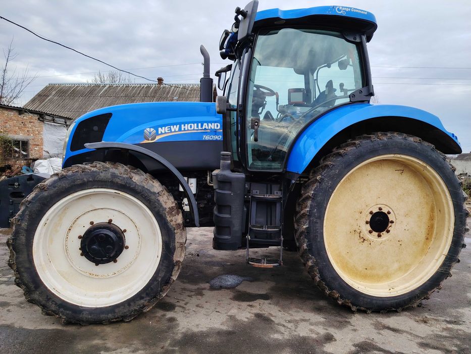 Трактор New Holland T6090