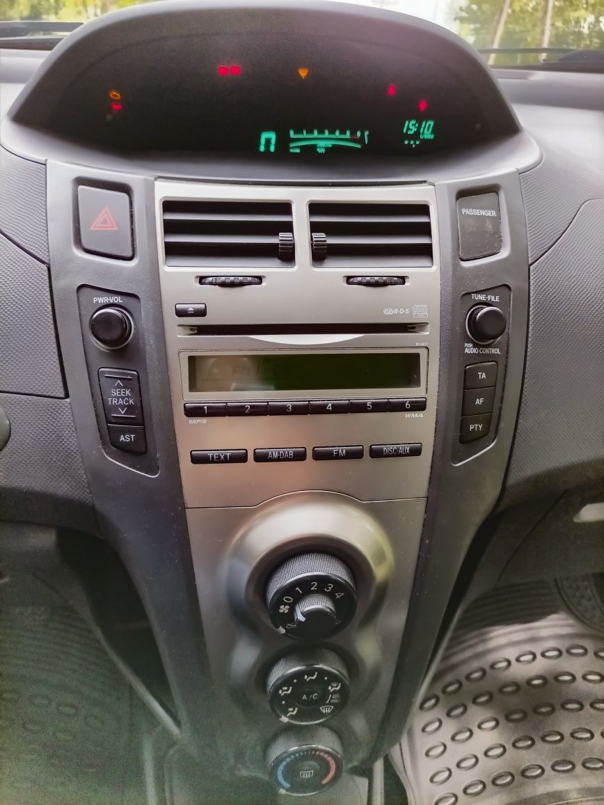 Toyota Yaris II 2010r 1.4 D4D 90KM