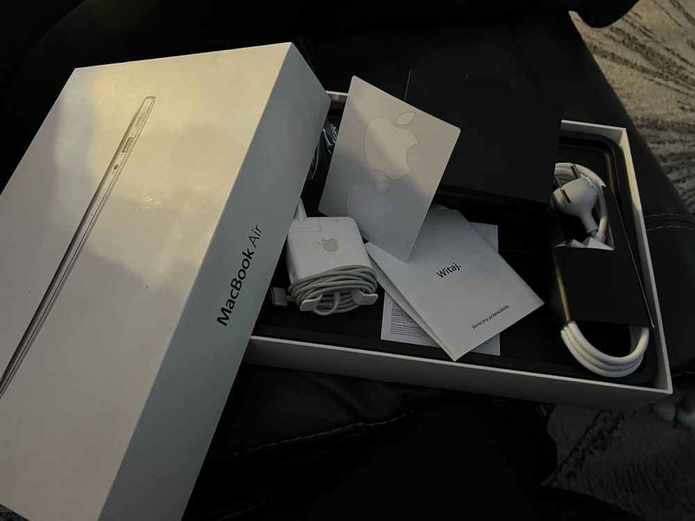Macbook Air 13 jak nowy faktura 23%