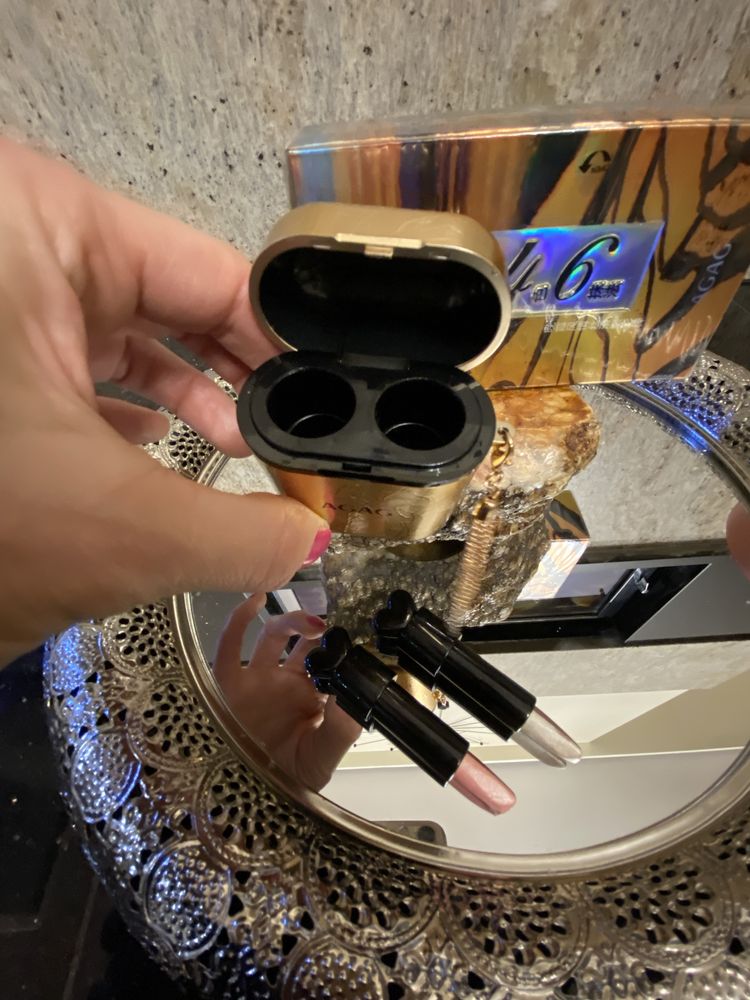 Rozświetlacz bronzer róż pomadka cień do powiek w złotym etui Agag