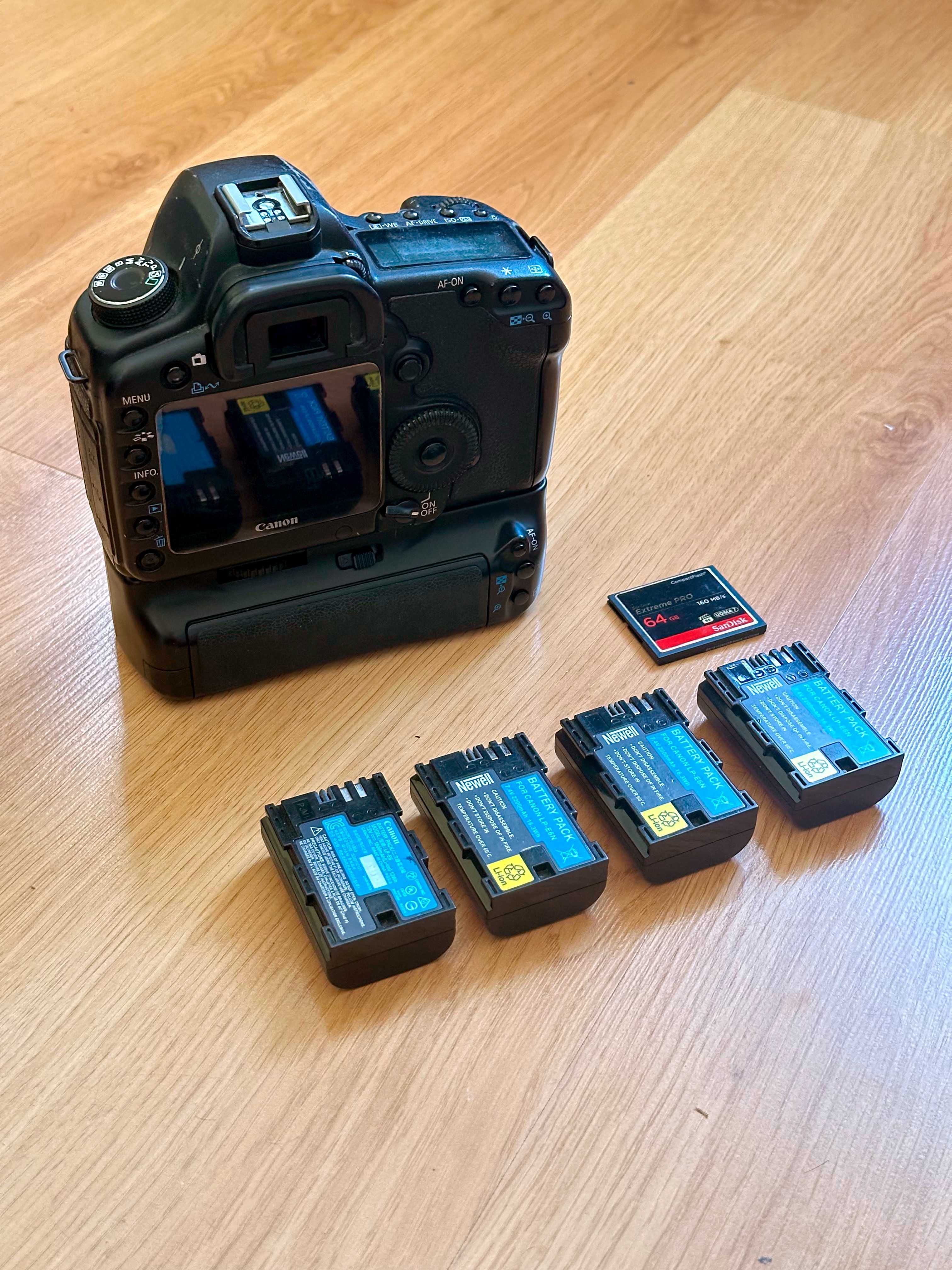 lustrzanka Canon EOS 5D Mark II + battery grip + 4x baterie + CF 64 GB