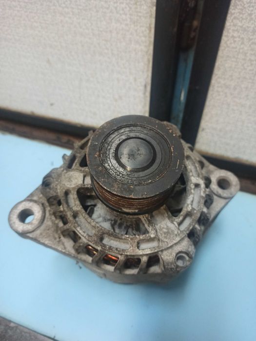 Генератор для автомобільний Бош