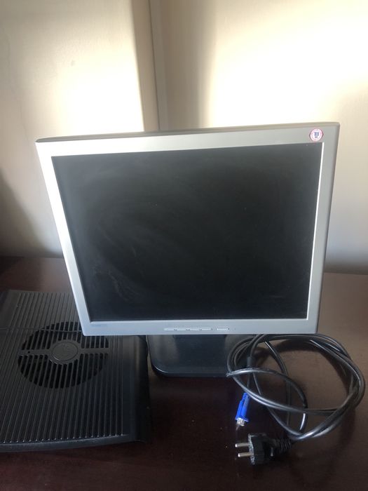 Monitor Samtron a preço de saldo