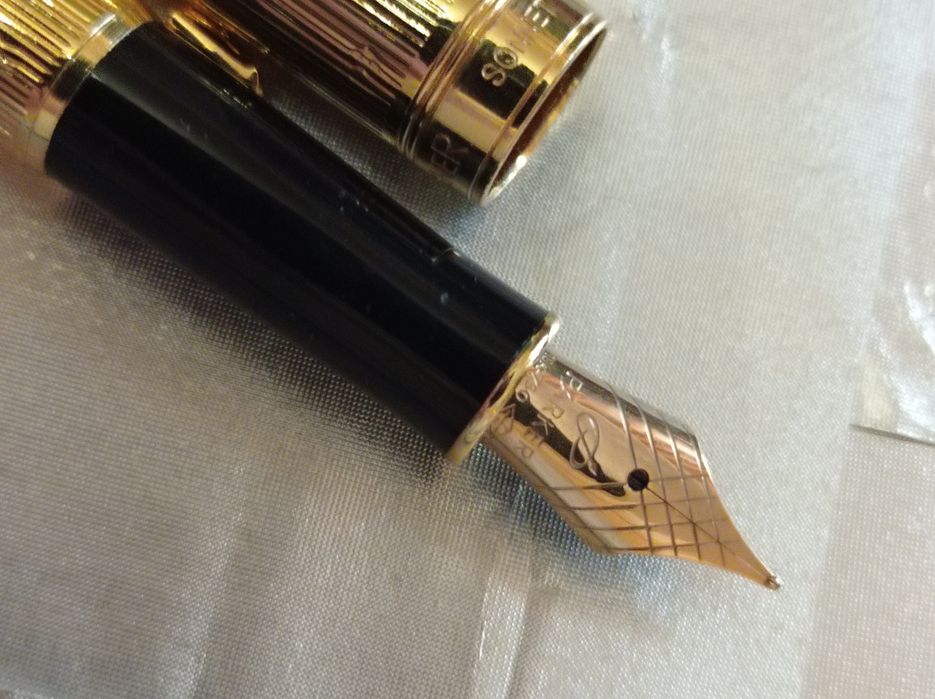 Чернильная ручка Паркер Sonnet Golden Star