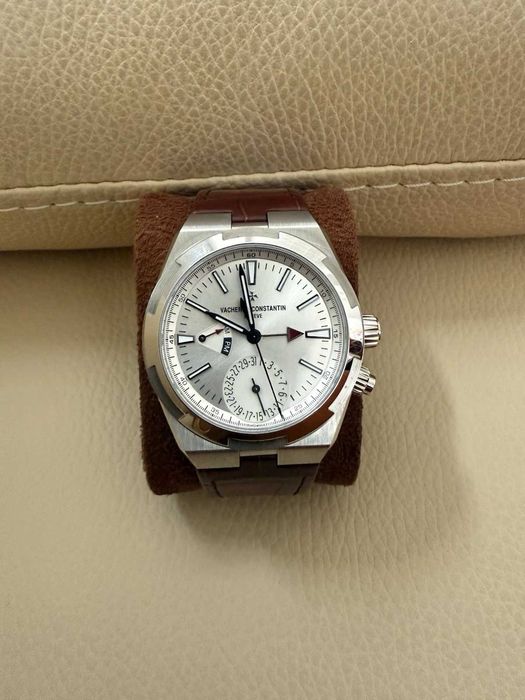 Vacheron Constantin Overseas 7920V em aço inoxidável com mostrador
