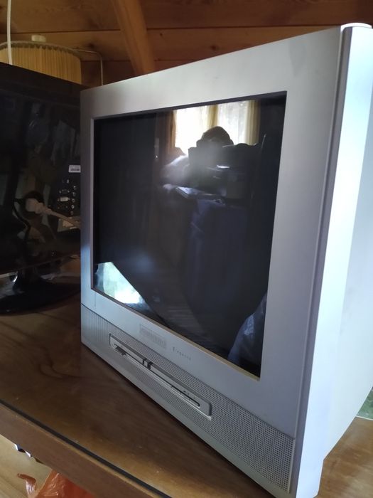 Telewizor kolorowy Grundig bez dekodera. Z pilotem.