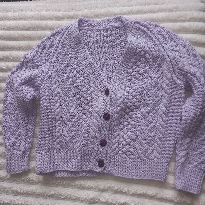 Кофточка на девочку джемпер на пуговицах на 9 -10 лет