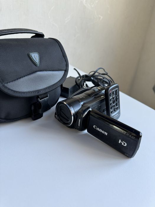 Продам видеокамеру Canon legria HFM 307