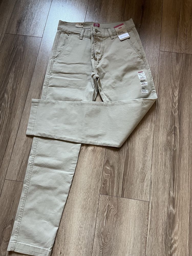 Levis męskie beżowe chinosy