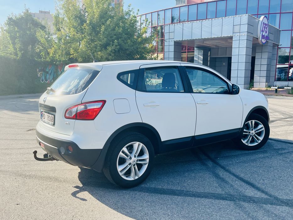 Продам Nisan Qashqai