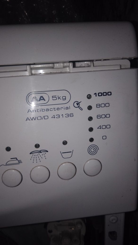 Продам по запчастям стиральную машину Вирпул AVO/D 43136