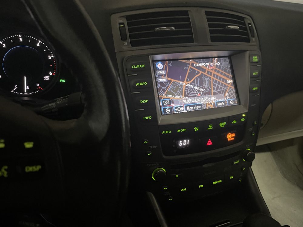 Lexus is220d como novo