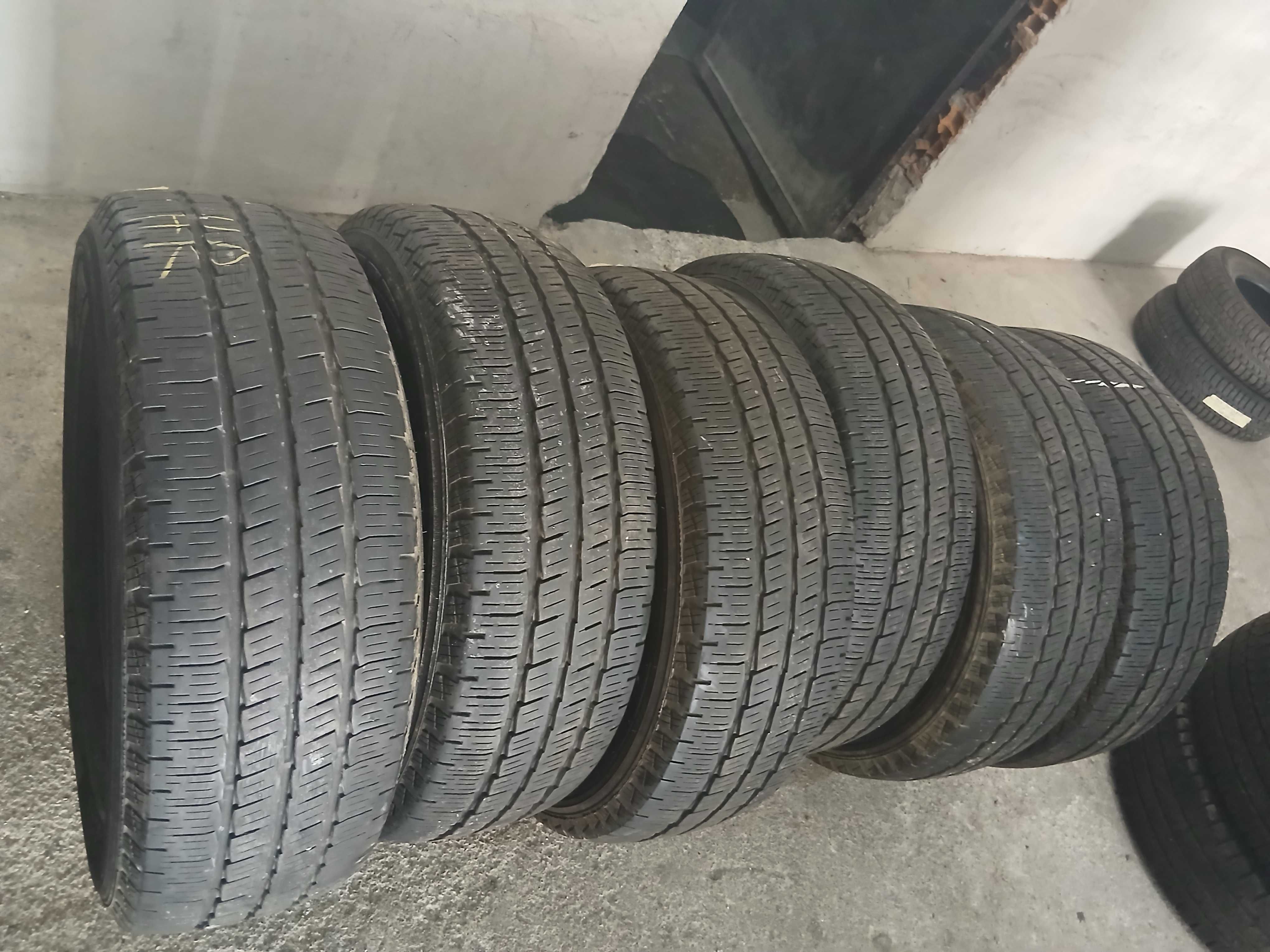 Pneus 225/70R15 C Pirelli