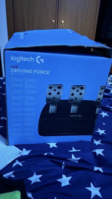 Logitech G29 Driving Force (Volante + Pedais)