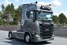 Scania S 580 V8 MAXX OPCJA ! / CAŁA NA PODUSZKACH / SKÓRY / ALU-FELGI / VIRTUALNE ZEGARY / KLIMA POSTOJOWA / XII 2021 / FULL LED / STANDARD / RETARDER / ! Jak nowa ! !