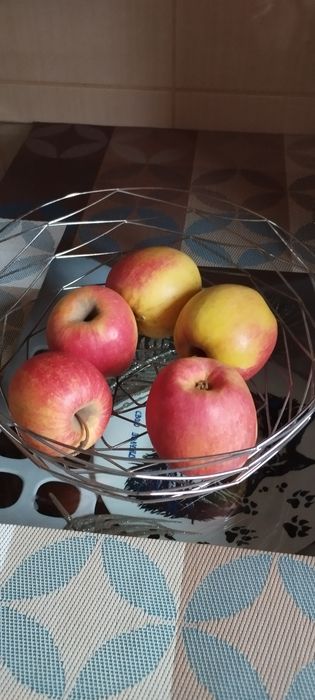 Продам фруктовницу.