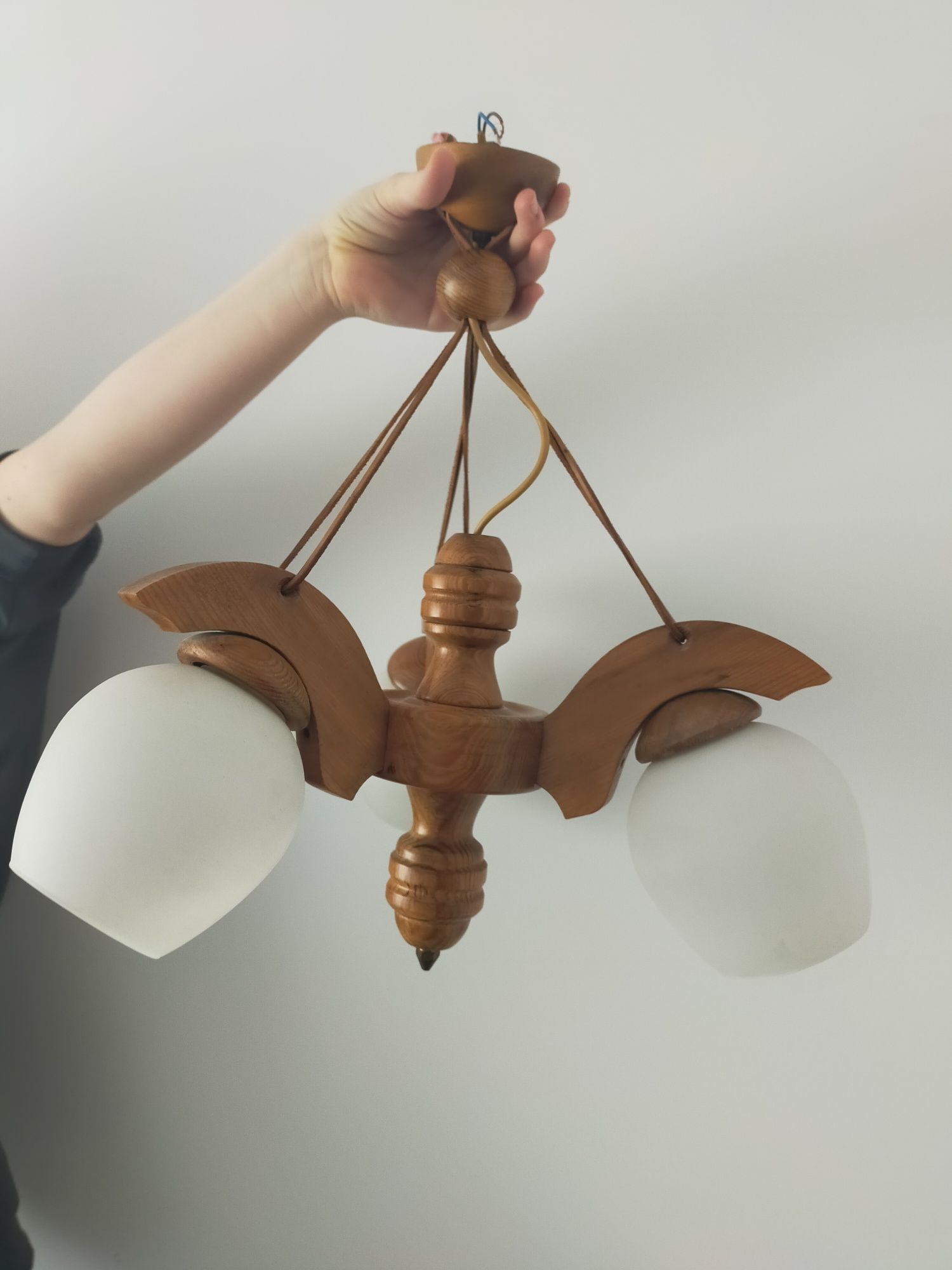 Lampa sufitowa żyrandol drewniana