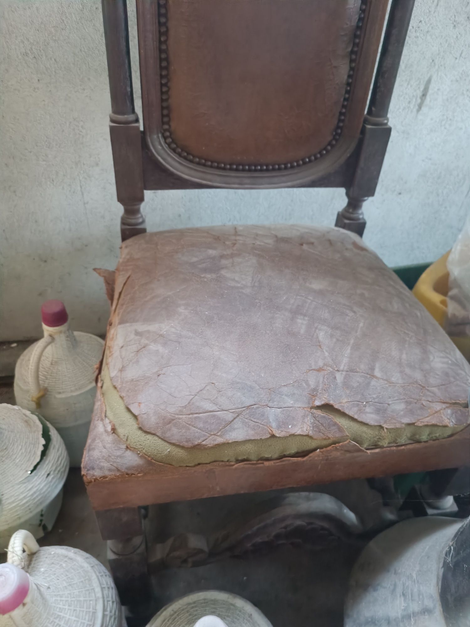 7 cadeiras em madeira maciça para restauro