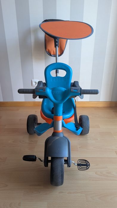 Triciclo semi novo