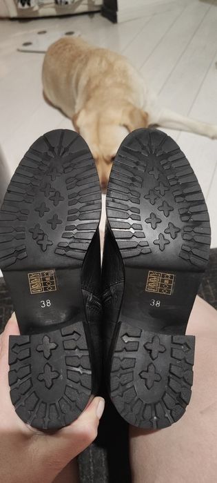 Продам осінньо-весняні сапоги