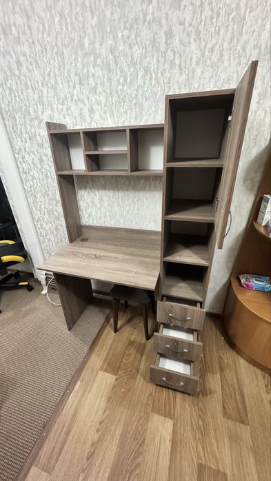 Стол компьютерный