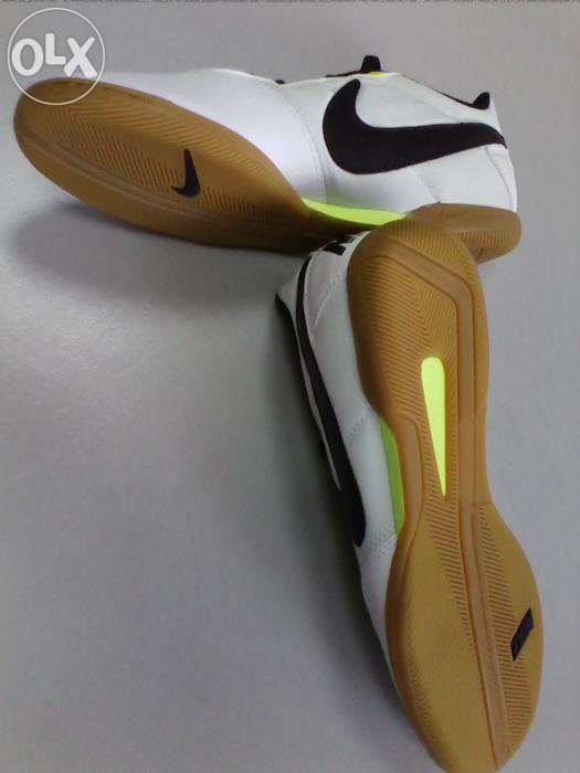 Nike futsal DAVINHO N.º 40 - novas e originais