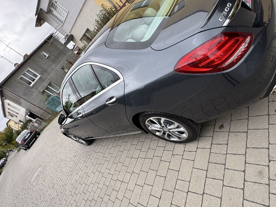 Продам мерседес С300 4matic 2016 рік