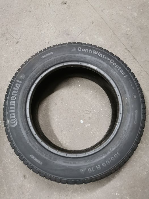 195/65R16  dwie opony zimowe Continental 17r