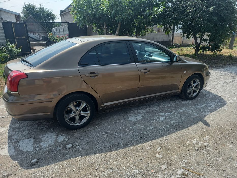 Продам Тойота Авенсис.