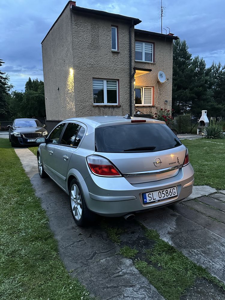 Opel Astra H 2.0T