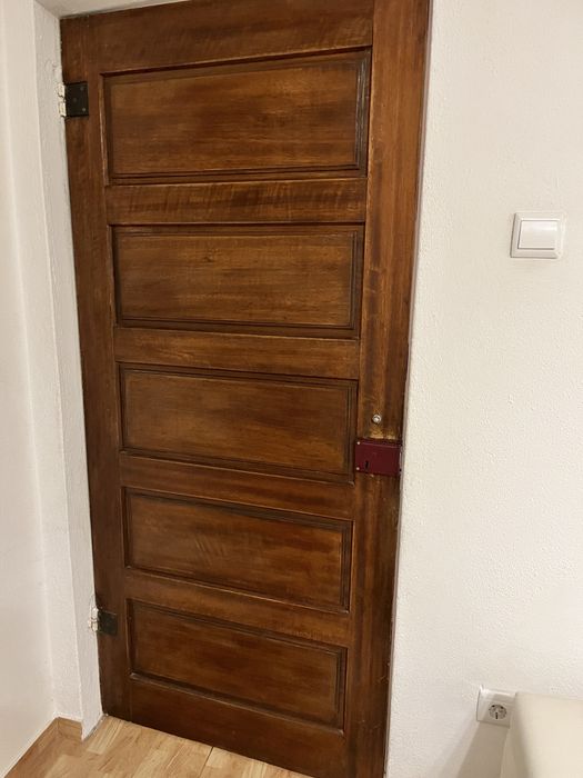Vendo 4 Portas em Madeira Maciça (robustas)