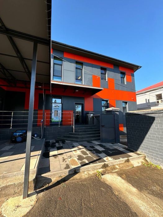 Ресторан триповерховий