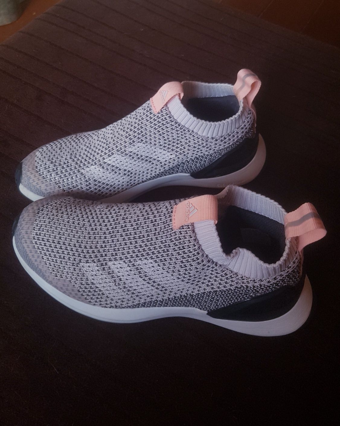 Фірмові Adidas 23,5см