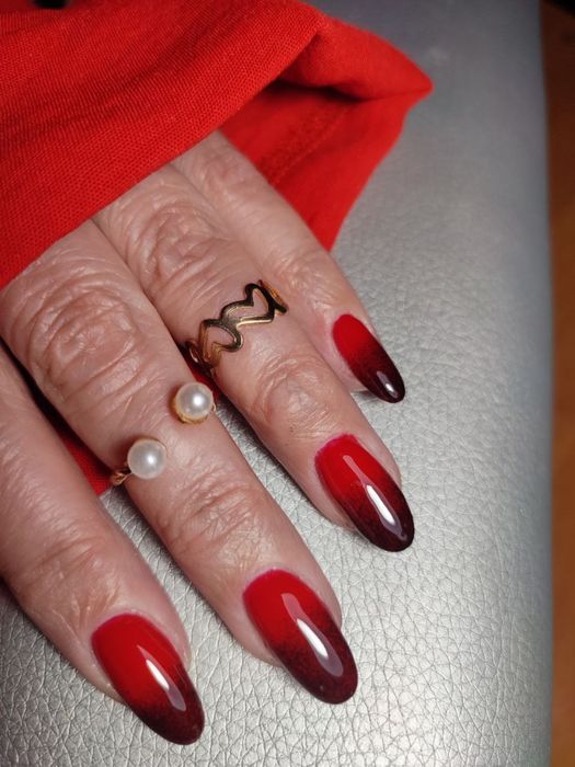 Манікюр та педикюр