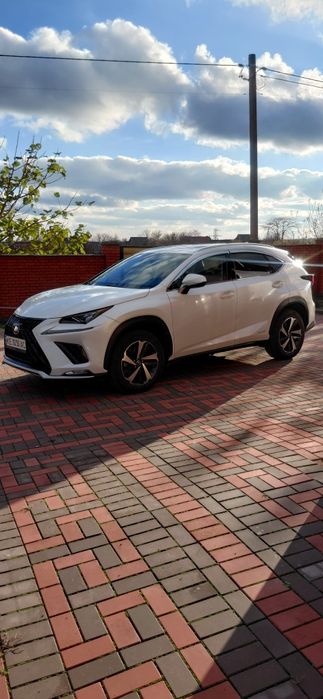 Гибрид Lexus nx 300