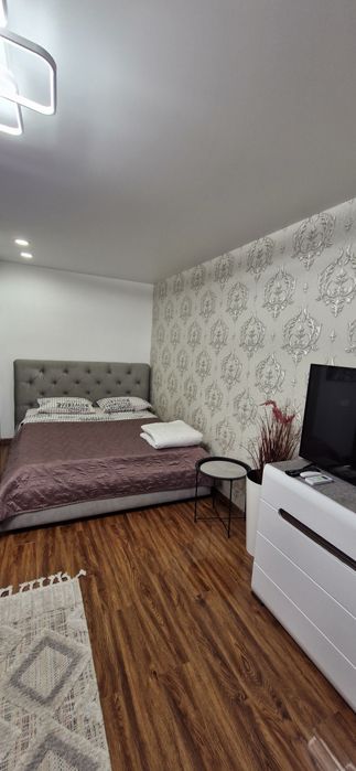 Від 1 місяця .Комунальні входять в ціну