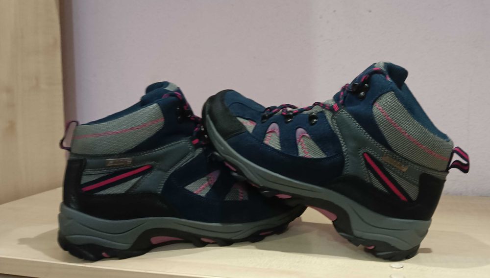 Ботінки montain warehouse  р39.24.5см