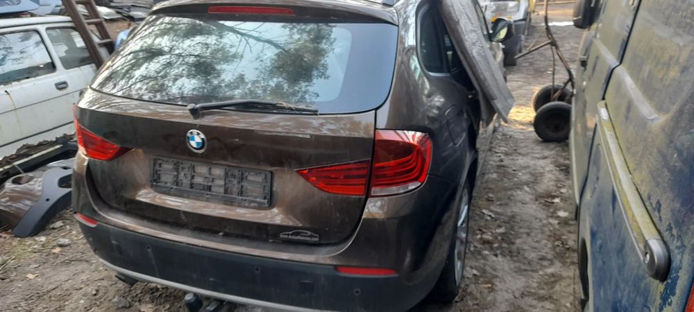 Bmw X1 E84 Światło stop , lampy tył w klapę Narożne w błotnik 03425500 03424500Wzmacniacz antenowy  Zderzak tył Parktronik b09 Marrakeschbraun metallic