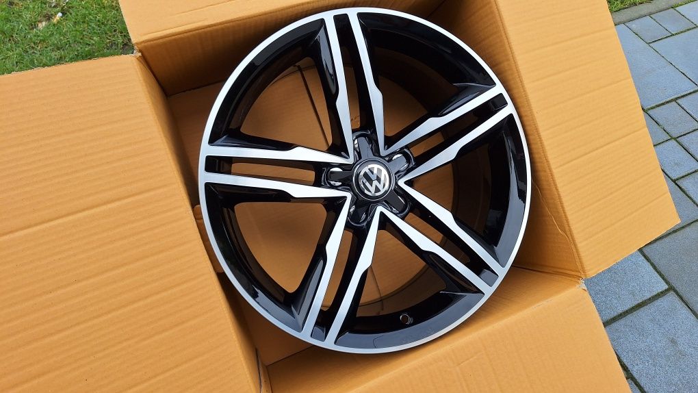 Nowe Alufelgi 5x112 R18 Audi  A4 B8 B9 A5 A6 C7 A7 Q3 Q5 S4 Skoda Octa