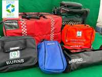 Vários sacos/bolsas de atendimento médico de emergência novos e usados